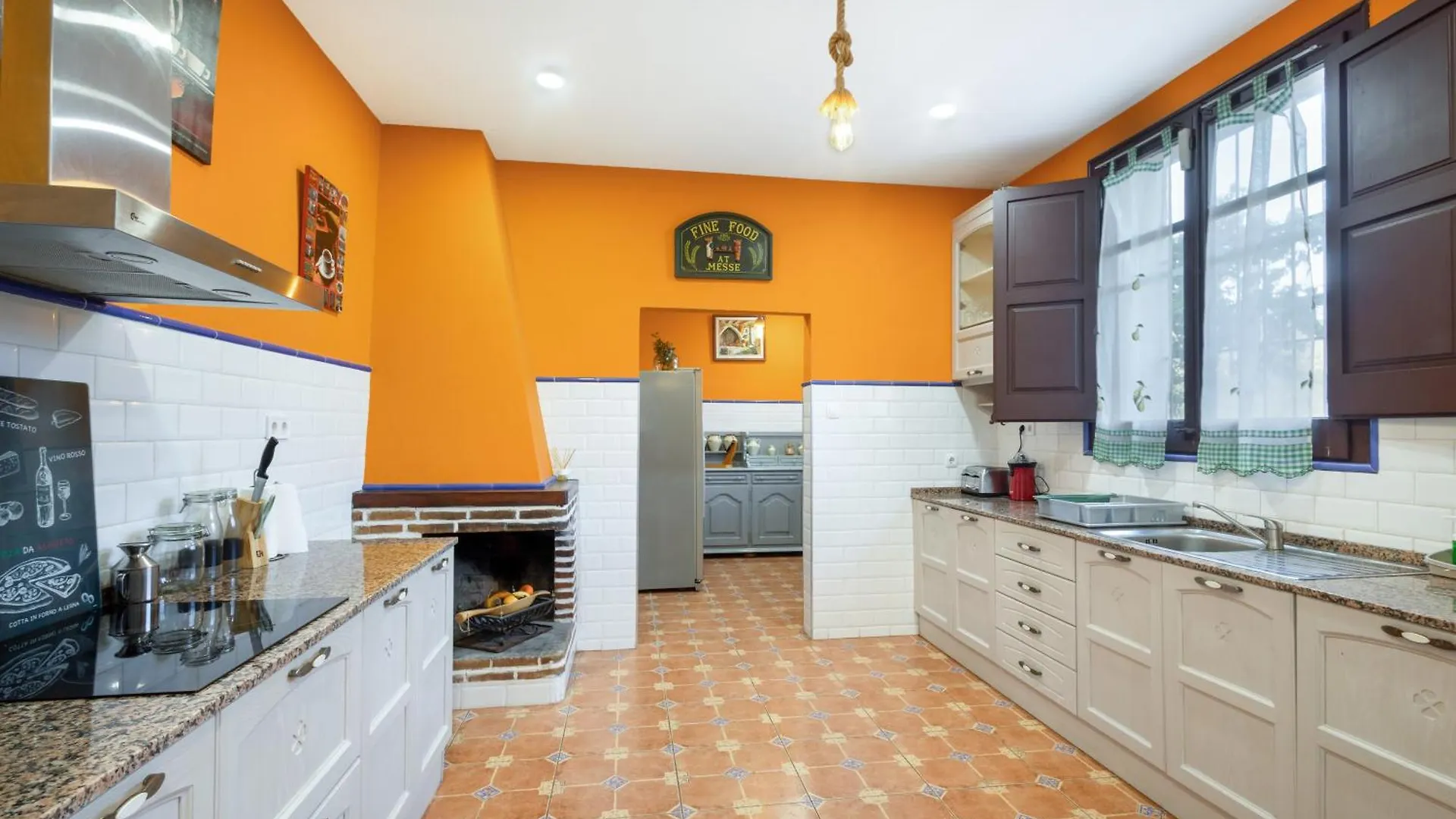 Masa La Bomba Villa Premia De Mar