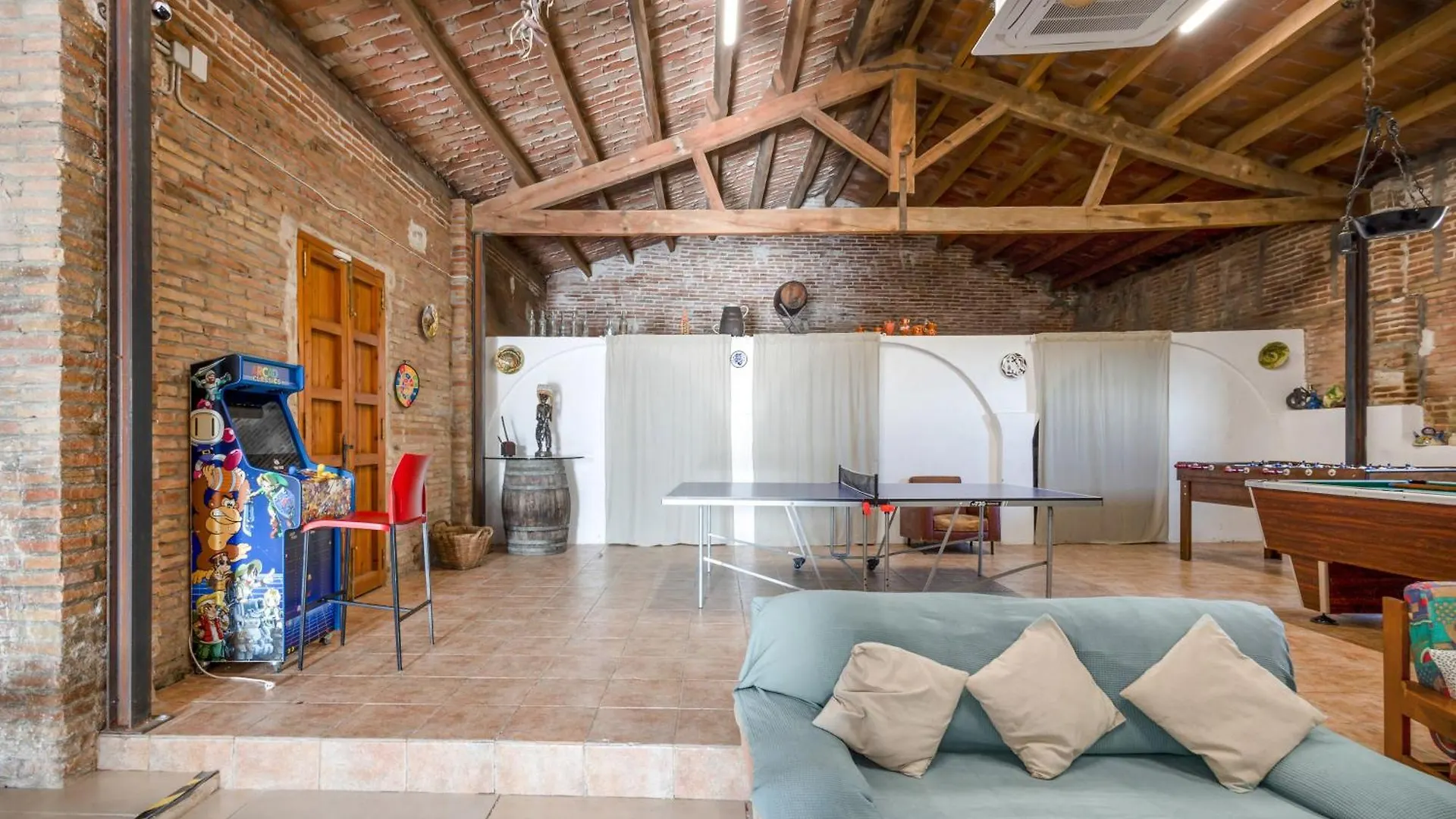 Masa La Bomba Villa Premia De Mar Holiday home